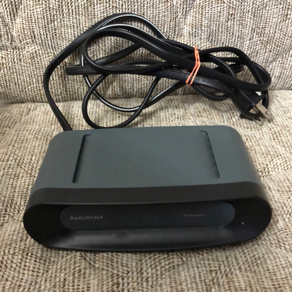 Radio Shack  RF modulator 15-2526
